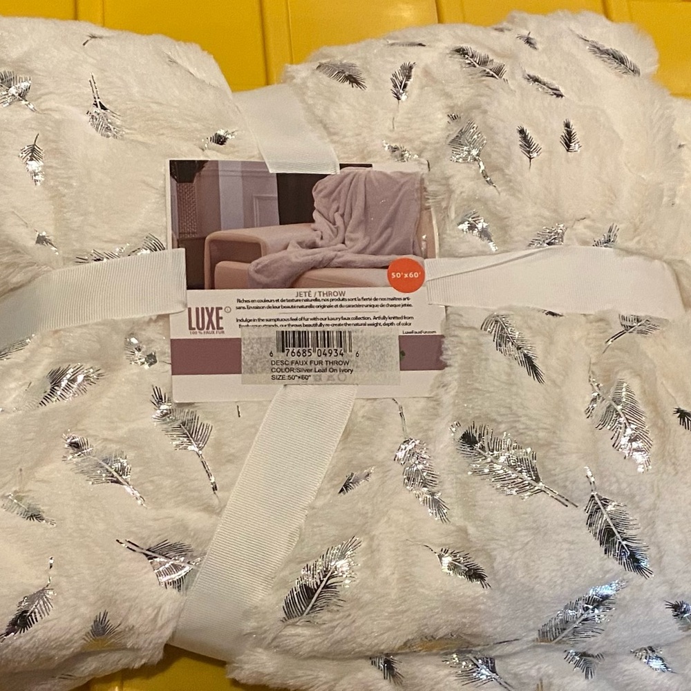 NWT Luxe Faux Fur Throw Silver Leaf on Ivory